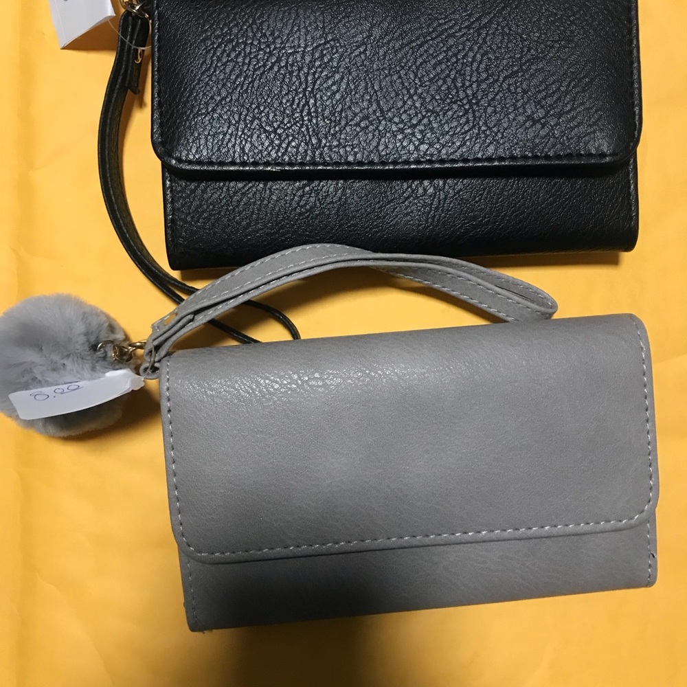 Set of two wallets